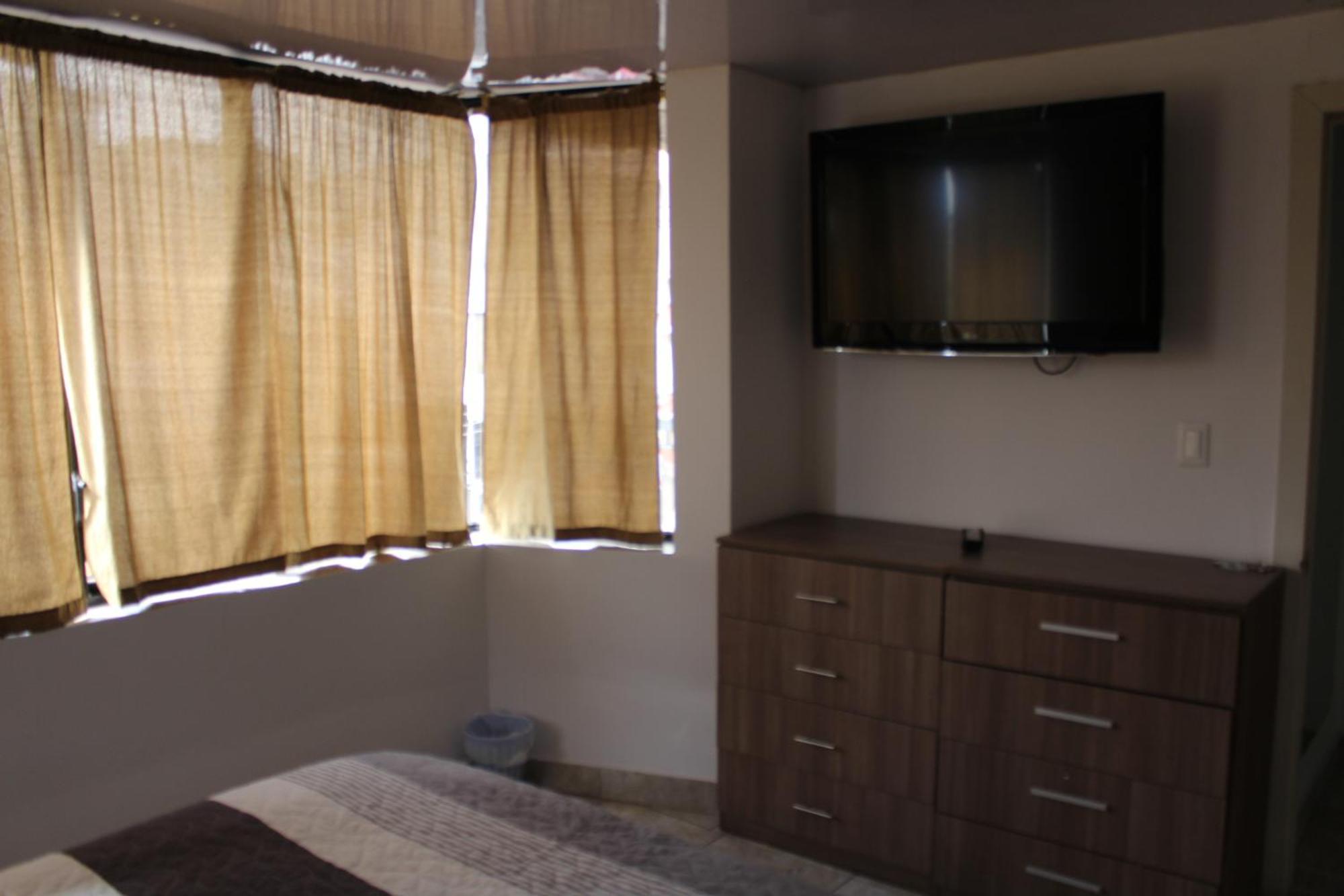 Julius Hostal, Desde Las 14 Horas Hasta 12 Del Mediodia Quito Buitenkant foto